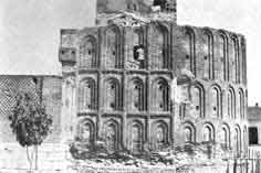 �bside de la iglesia de San Pedro (a�os atr�s) [enlace externo en otra ventana]